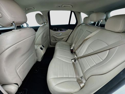 Used 2020 Mercedes-Benz GLC 300 4MATIC image 15