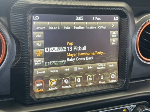 Used 2022 Jeep Gladiator Mojave w/ Trailer Tow Package AWD/4WD image 17