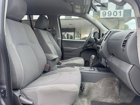 Used 2017 Nissan Frontier SV AWD/4WD image 23