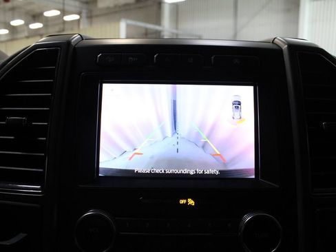 Used 2020 Ford Expedition XLT w/ Equipment Group 202A AWD/4WD image 5