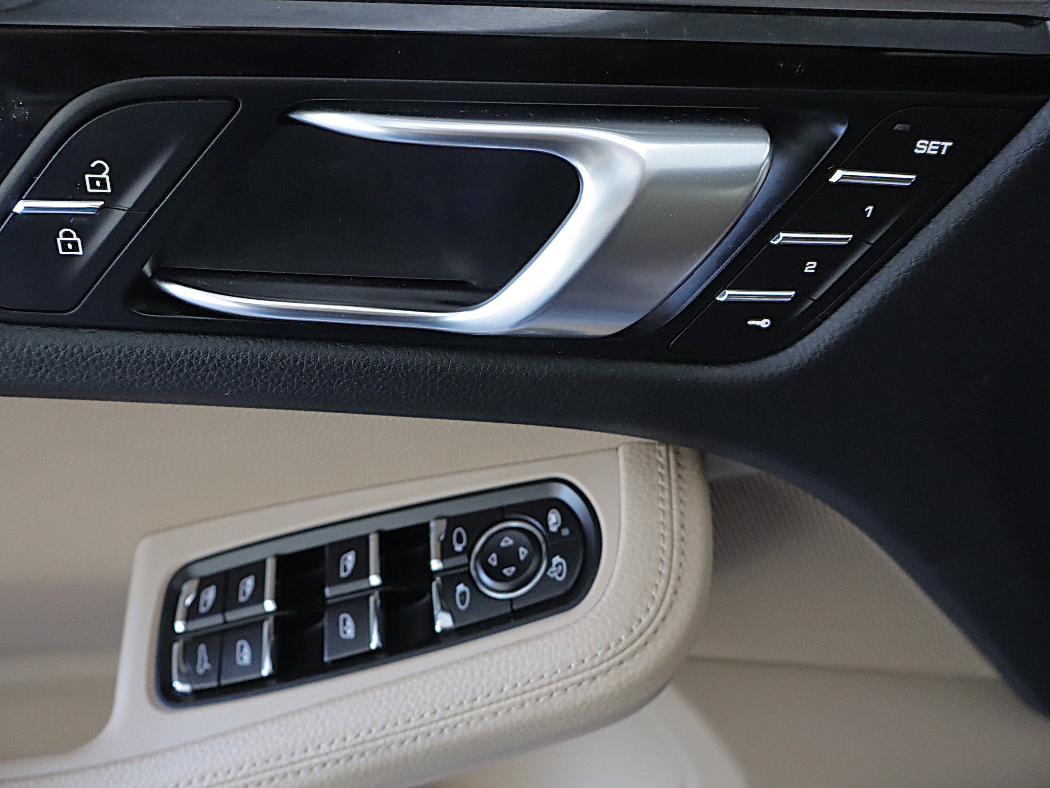 Used 2021 Porsche Macan AWD/4WD image 13