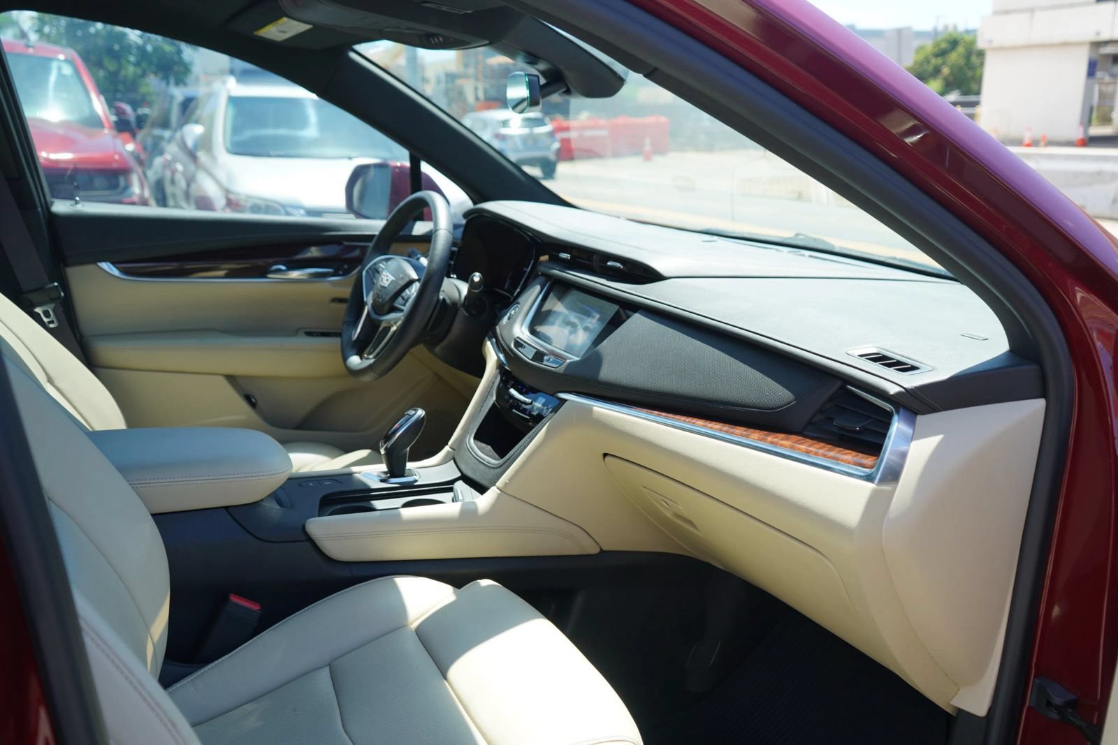 Used 2017 Cadillac XT5 Premium Luxury w/ Driver Assist Package FWD image 20
