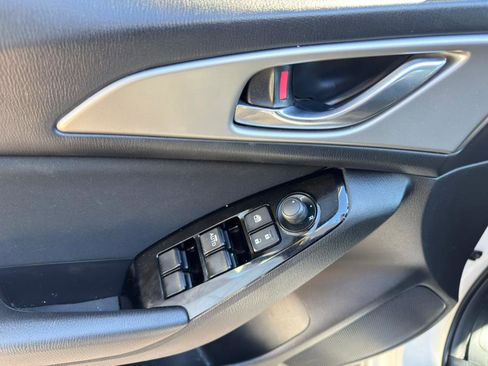 Used 2017 MAZDA MAZDA3 Sport image 9