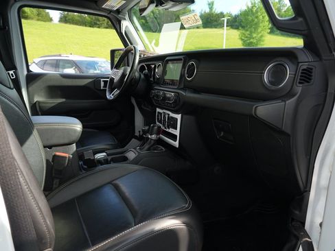 Used 2021 Jeep Gladiator Overland w/ Popular Equipment Package AWD/4WD image 29