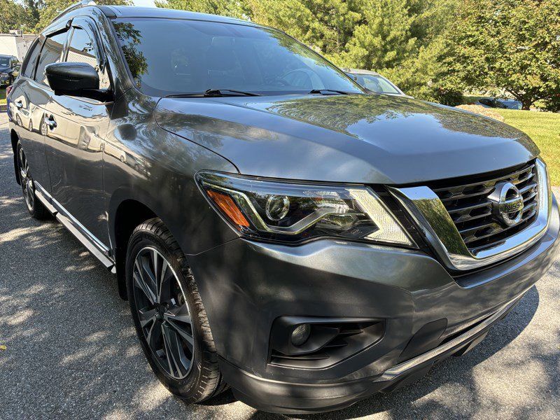 Used 2019 Nissan Pathfinder Platinum AWD/4WD image 3