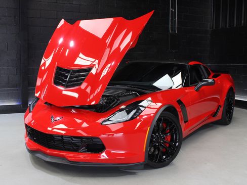 Used 2016 Chevrolet Corvette Z06 w/ 3LZ Preferred Equipment Group image 20