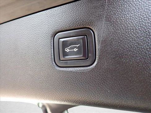 Used 2021 Chevrolet Blazer LT image 9