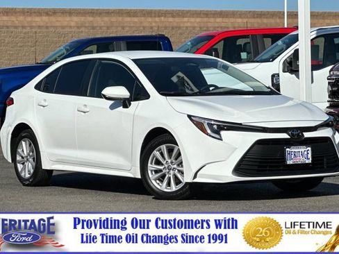 Used 2026 Toyota Corolla LE w/ LE Premium Package FWD image 2