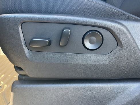 Used 2025 Chevrolet Silverado 1500 Custom Trail Boss w/ Turbomax Blackout Package image 11