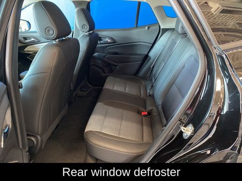 Used 2025 Chevrolet Trax LT w/ LT Convenience Package image 11