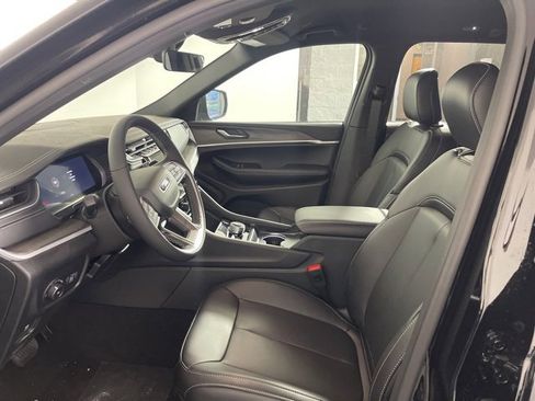 New 2025 Jeep Grand Cherokee Limited w/ Black Appearance Package image 12