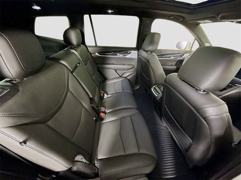 Used 2024 Cadillac XT6 Premium Luxury image 23