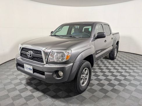 Used 2011 Toyota Tacoma PreRunner w/ SR5 Pkg #2 RWD image 4