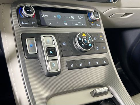 Used 2023 Hyundai Palisade Calligraphy image 17