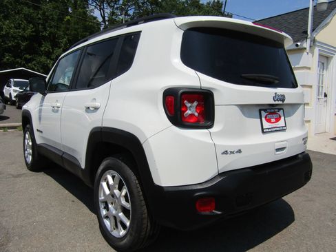 Used 2022 Jeep Renegade Sport w/ Sport Appearance Group AWD/4WD image 5