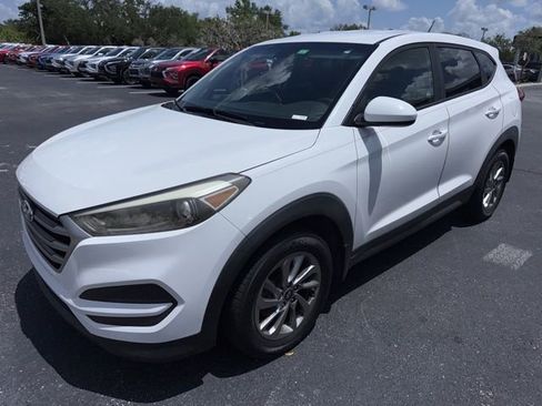 Used 2017 Hyundai Tucson SE FWD image 1