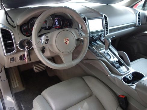 Used 2011 Porsche Cayenne S image 14