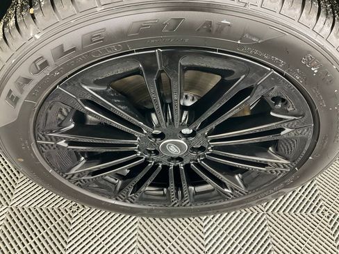 Used 2025 Land Rover Range Rover Evoque S image 10