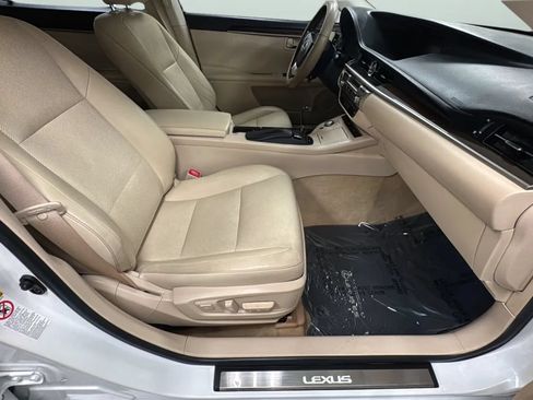 Used 2015 Lexus ES 350 w/ Luxury Package FWD image 21