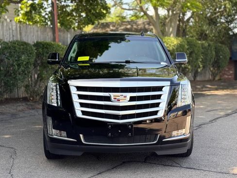 Used 2017 Cadillac Escalade Premium Luxury w/ LPO, Radiant Package AWD/4WD image 9