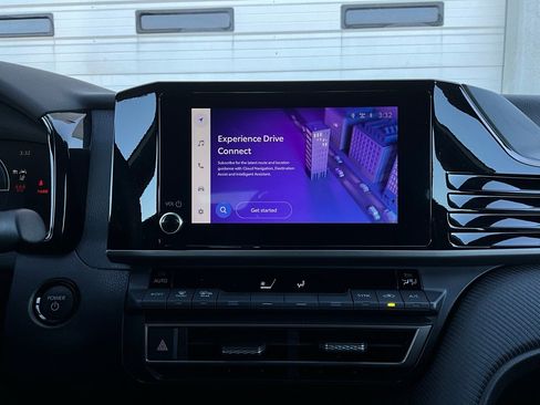 Used 2025 Toyota Camry SE image 26