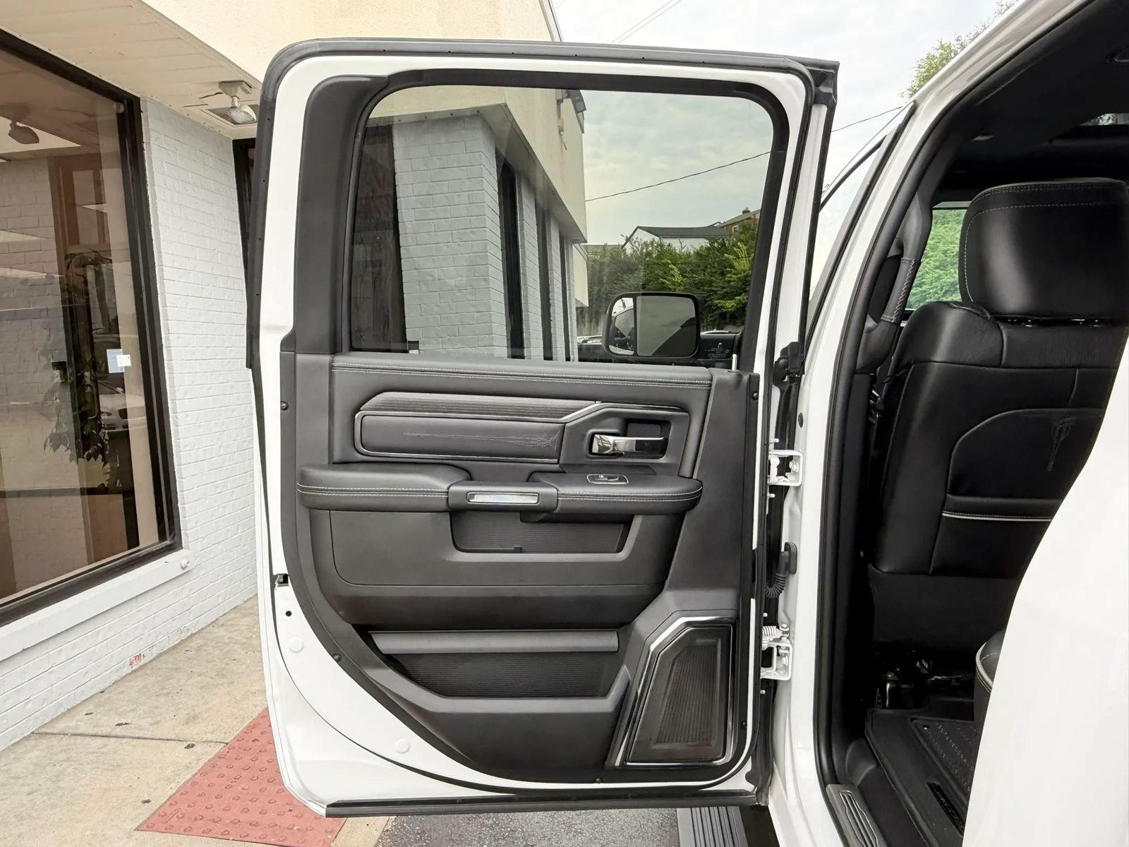 Used 2022 RAM 2500 Limited AWD/4WD image 22