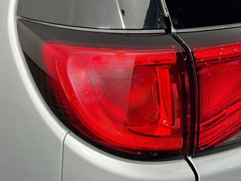 Used 2024 Chrysler Voyager LX image 35