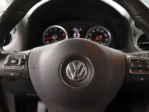 Used 2017 Volkswagen Tiguan Sport AWD/4WD image 13