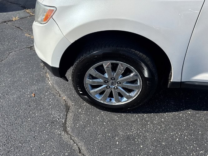 Used 2010 Ford Edge Limited FWD image 7