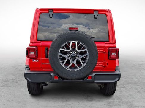 Used 2025 Jeep Wrangler Unlimited Sahara AWD/4WD image 4