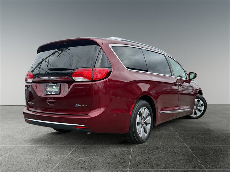 Used 2018 Chrysler Pacifica Limited w/ Advanced Safetytec Group FWD image 6