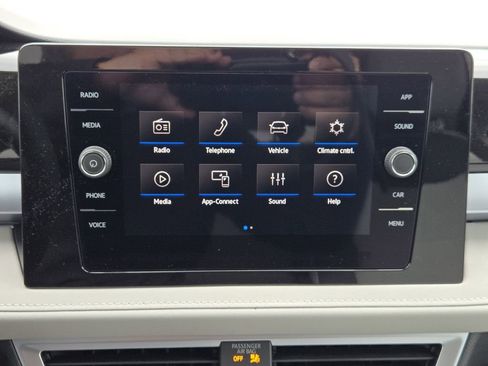 New 2026 Volkswagen Taos SE image 14