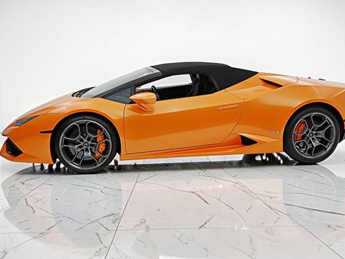 Used 2017 Lamborghini Huracan LP 610-4 AWD/4WD image 27