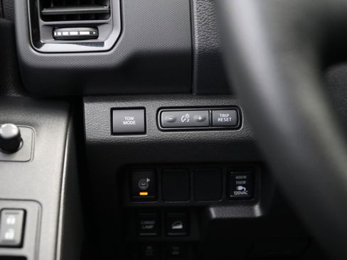 Used 2024 Nissan Frontier PRO-4X w/ Pro Premium Package image 30