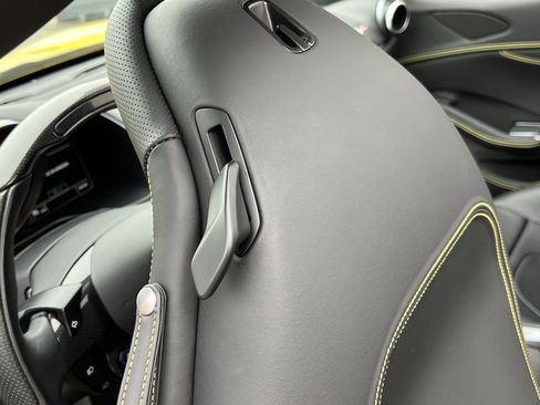 Used 2022 Ferrari Portofino M image 38