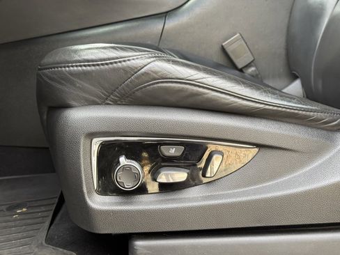 Used 2017 Cadillac Escalade ESV Platinum image 12