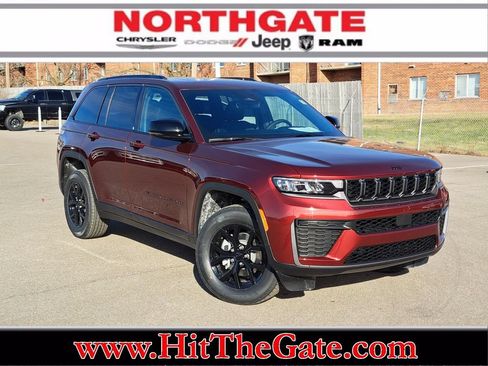 New 2026 Jeep Grand Cherokee Altitude AWD/4WD image 1