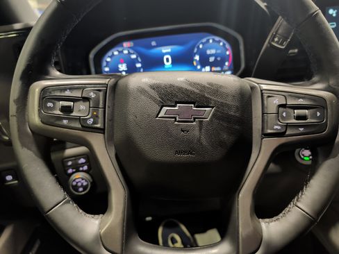 Used 2025 Chevrolet Silverado 2500 ZR2 image 11