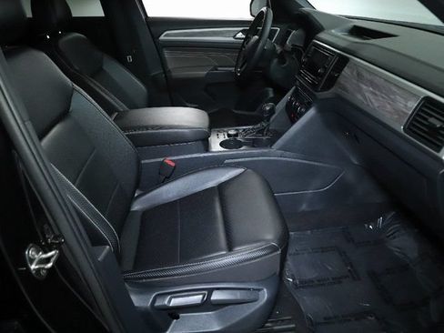 Used 2023 Volkswagen Atlas Cross Sport SE AWD/4WD image 35