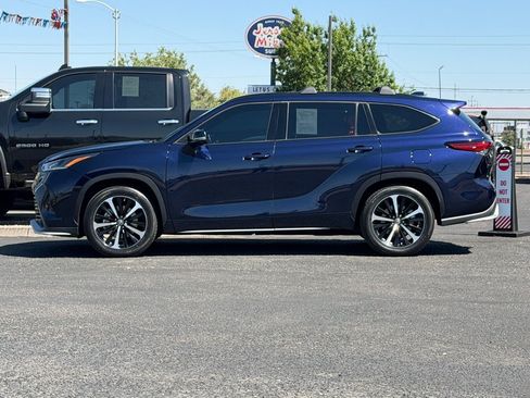 Used 2022 Toyota Highlander XSE FWD image 47