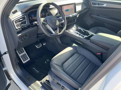 New 2026 Volkswagen Atlas Cross Sport SEL R-Line AWD/4WD image 12