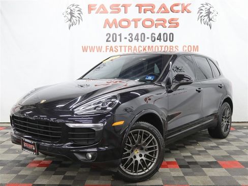 Used 2017 Porsche Cayenne Platinum Edition image 1