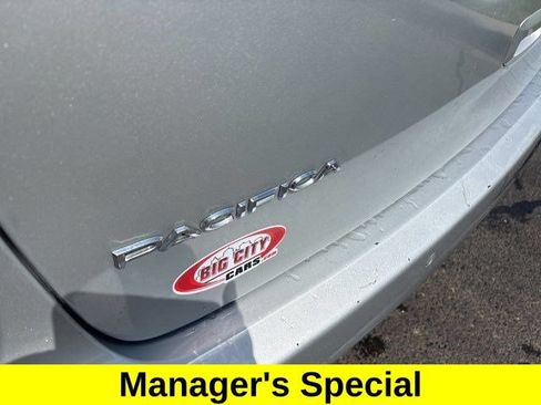 Used 2024 Chrysler Pacifica Touring-L FWD image 45