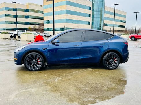 Used 2023 Tesla Model Y Performance AWD/4WD image 8