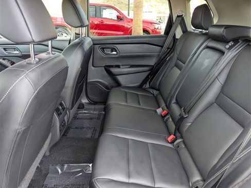 Used 2024 Nissan Rogue SL w/ SL Premium Package image 17