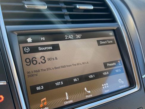 Used 2017 Lincoln MKX Select image 31