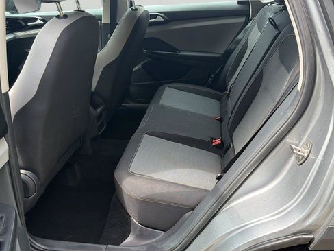 Used 2023 Volkswagen Taos S FWD image 3