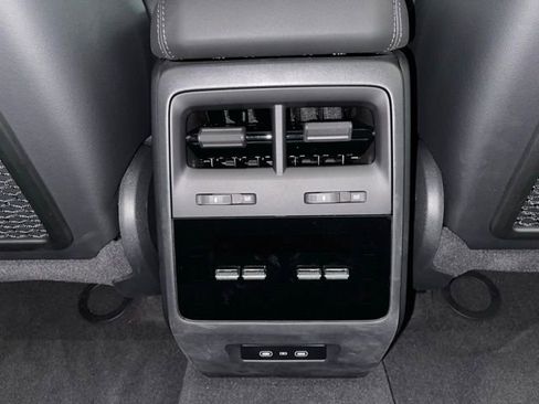 Used 2024 Porsche Macan 4 Electric image 54