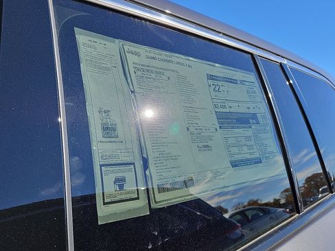 New 2025 Jeep Grand Cherokee Laredo X image 4