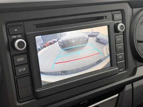 Used 2018 Toyota Tacoma SR image 21